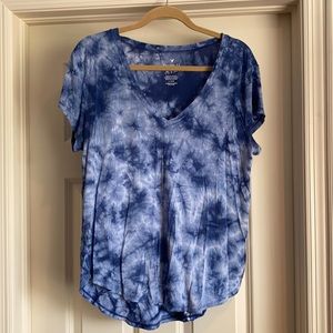 American Eagle V-neck T-shirt